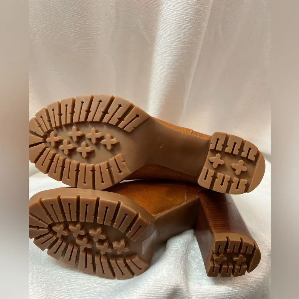 Tory Burch Leather Heeled CARSON LUG SOLE ANKLE BOOTS in Toasted Caramel